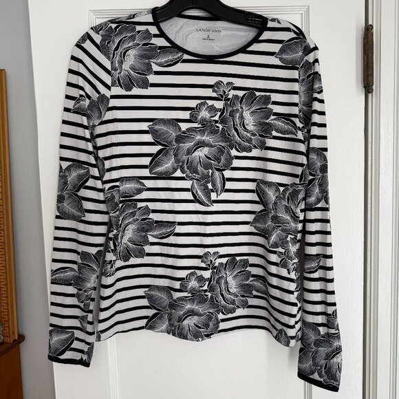 Women’s Long Sleeve Rash Guard Swim Tee | UPF 50 | Size Small 6-8 - Picture 1 of 2